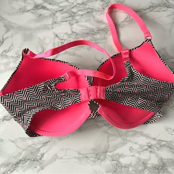 Victoria’s Secret push up bra neon chevron - Picture 3 of 5